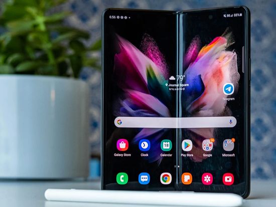 Samsung Galaxy Z Fold 3 Infinity Flex display