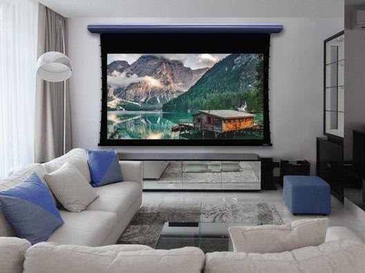 Retractable motorized projector screen